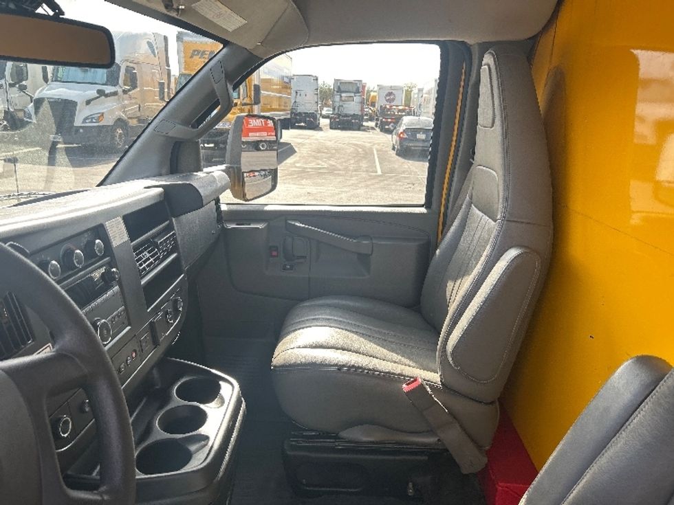 Light Duty Box Truck-Light and Medium Duty Trucks-GMC-2021-Savana G33903-Tucson-AZ-121,270\n\t\tmiles-$ 25,250 - Image 18