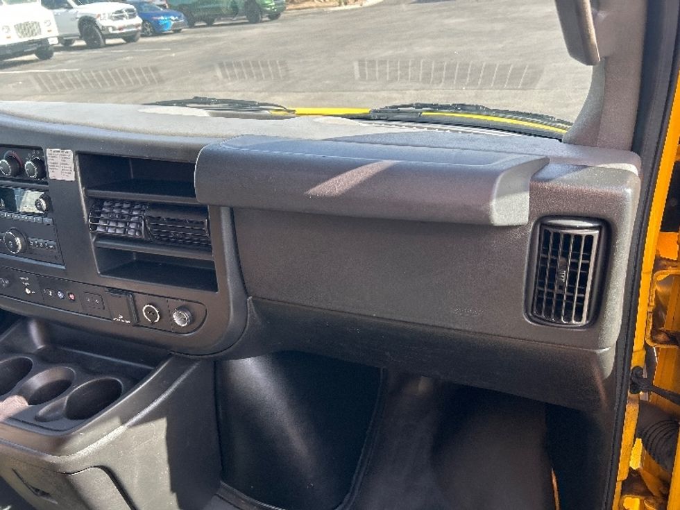 Light Duty Box Truck-Light and Medium Duty Trucks-GMC-2021-Savana G33903-Tucson-AZ-121,270\n\t\tmiles-$ 25,250 - Image 20