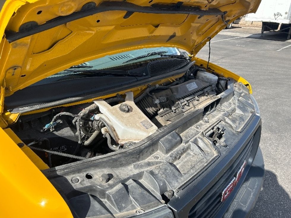 Light Duty Box Truck-Light and Medium Duty Trucks-GMC-2021-Savana G33903-Tucson-AZ-121,270\n\t\tmiles-$ 25,250 - Image 22