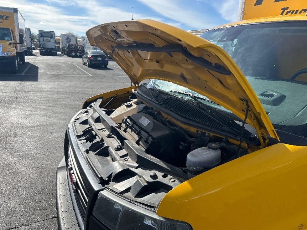 Light Duty Box Truck-Light and Medium Duty Trucks-GMC-2021-Savana G33903-Tucson-AZ-121,270\n\t\tmiles-$ 25,250 - Image 23