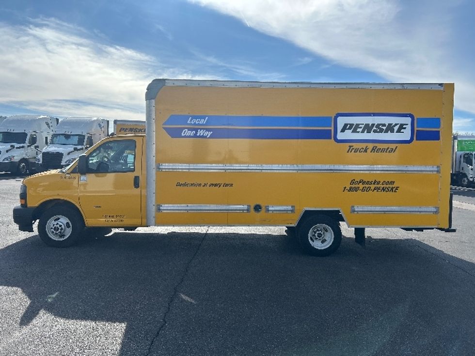Light Duty Box Truck-Light and Medium Duty Trucks-GMC-2021-Savana G33903-Tucson-AZ-121,270\n\t\tmiles-$ 25,250 - Image 4