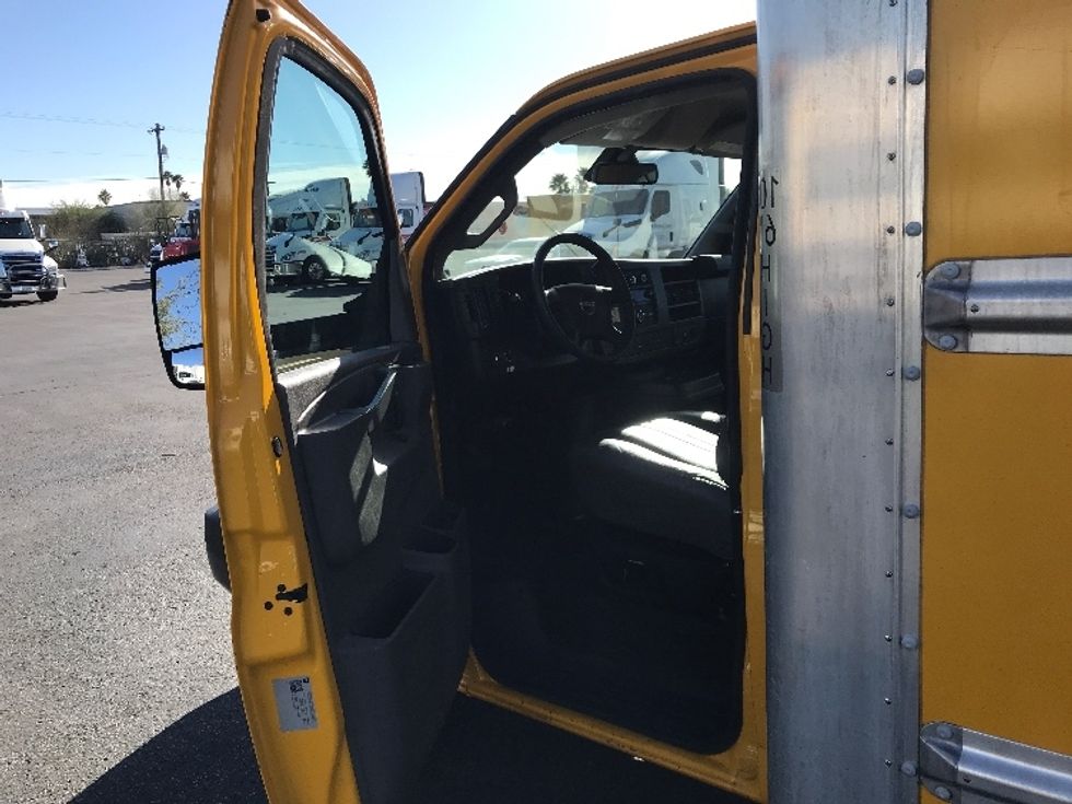 Light Duty Box Truck-Light and Medium Duty Trucks-GMC-2021-Savana G33903-Tucson-AZ-74,590\n\t\tmiles-$ 37,250 - Image 15