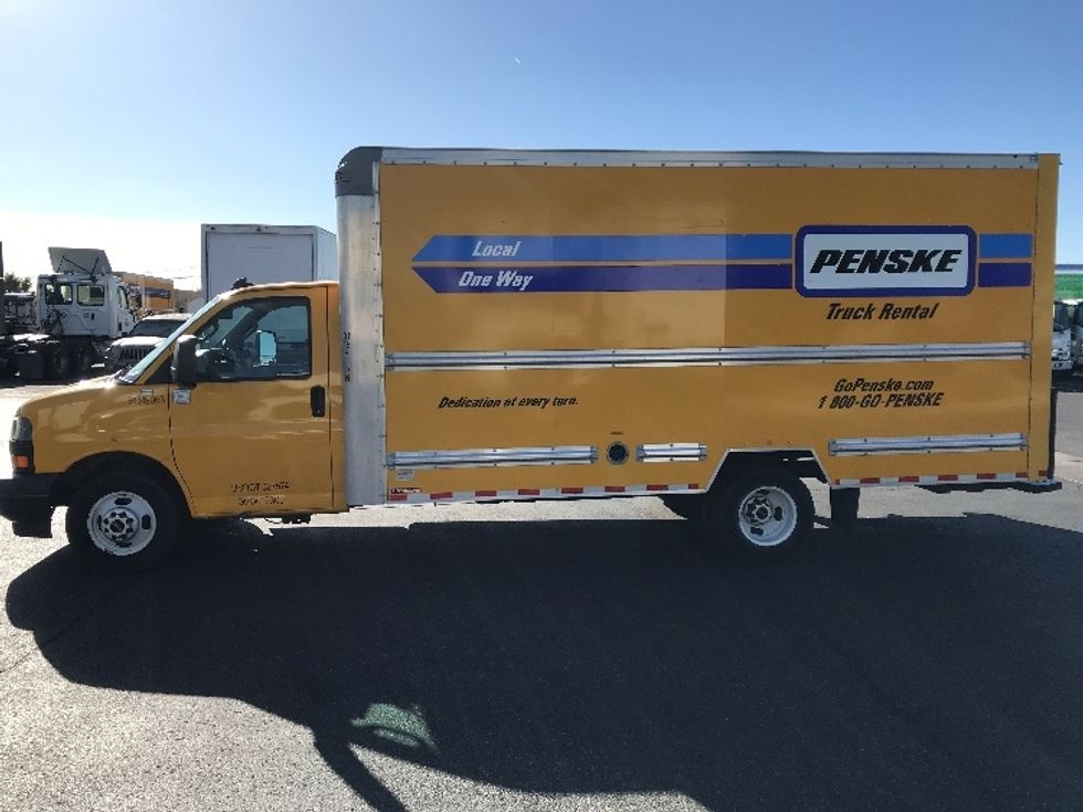 Light Duty Box Truck-Light and Medium Duty Trucks-GMC-2021-Savana G33903-Tucson-AZ-74,590\n\t\tmiles-$ 37,250 - Image 4