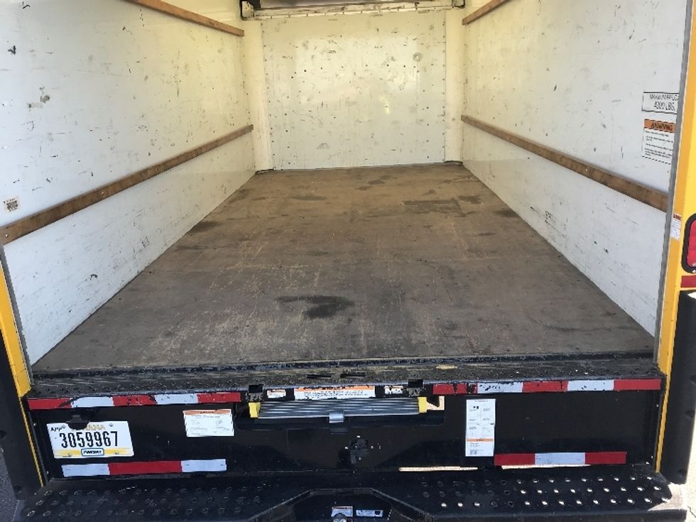 Light Duty Box Truck-Light and Medium Duty Trucks-GMC-2021-Savana G33903-Tucson-AZ-74,590\n\t\tmiles-$ 37,250 - Image 9