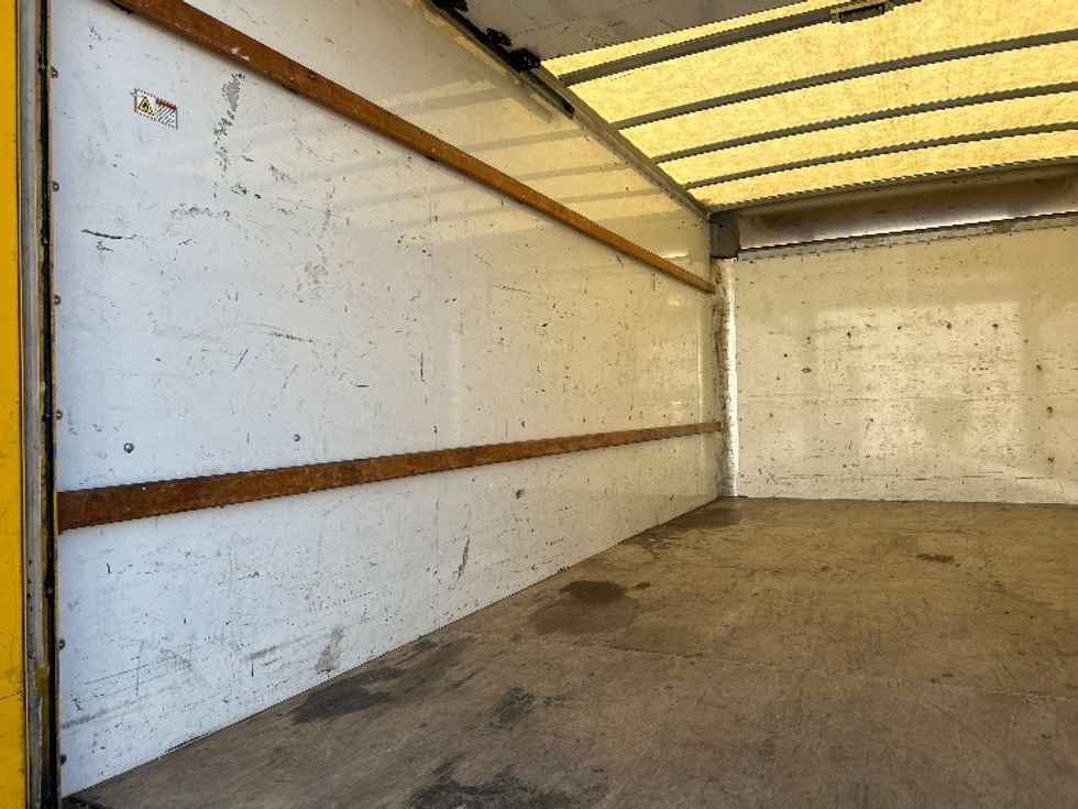 Light Duty Box Truck-Light and Medium Duty Trucks-GMC-2021-Savana G33903-Tucson-AZ-94,754\n\t\tmiles-$ 25,000 - Image 11