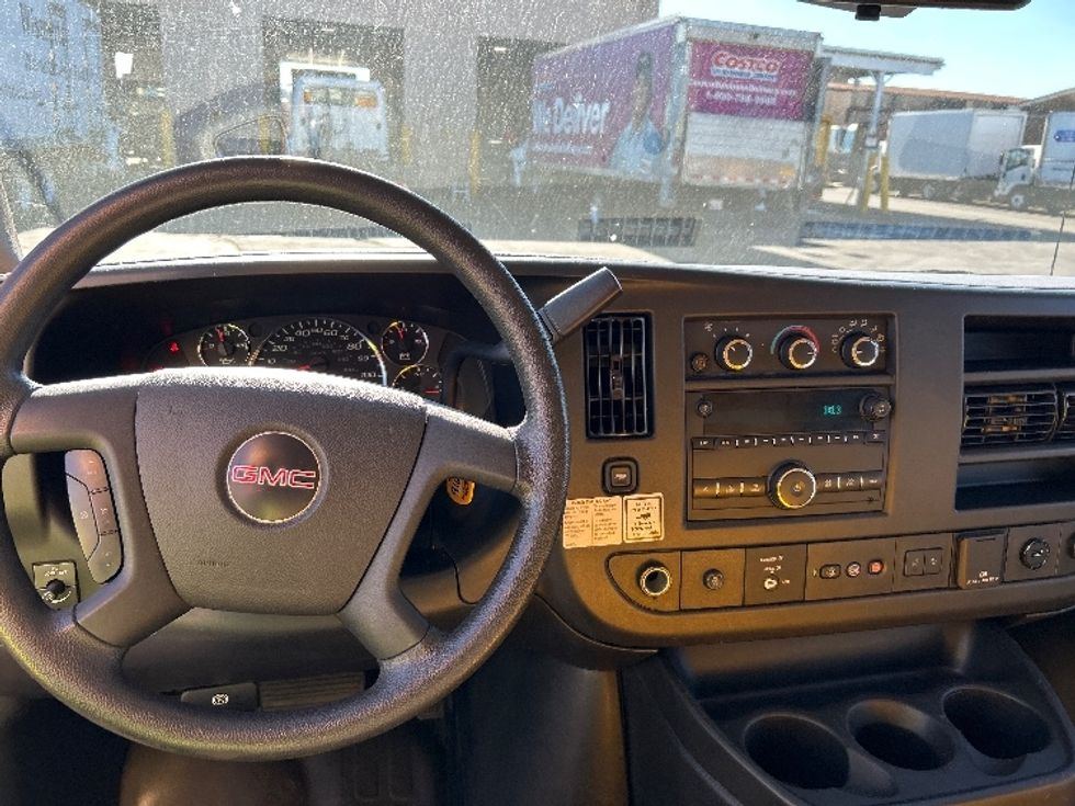 Light Duty Box Truck-Light and Medium Duty Trucks-GMC-2021-Savana G33903-Tucson-AZ-94,754\n\t\tmiles-$ 25,000 - Image 18