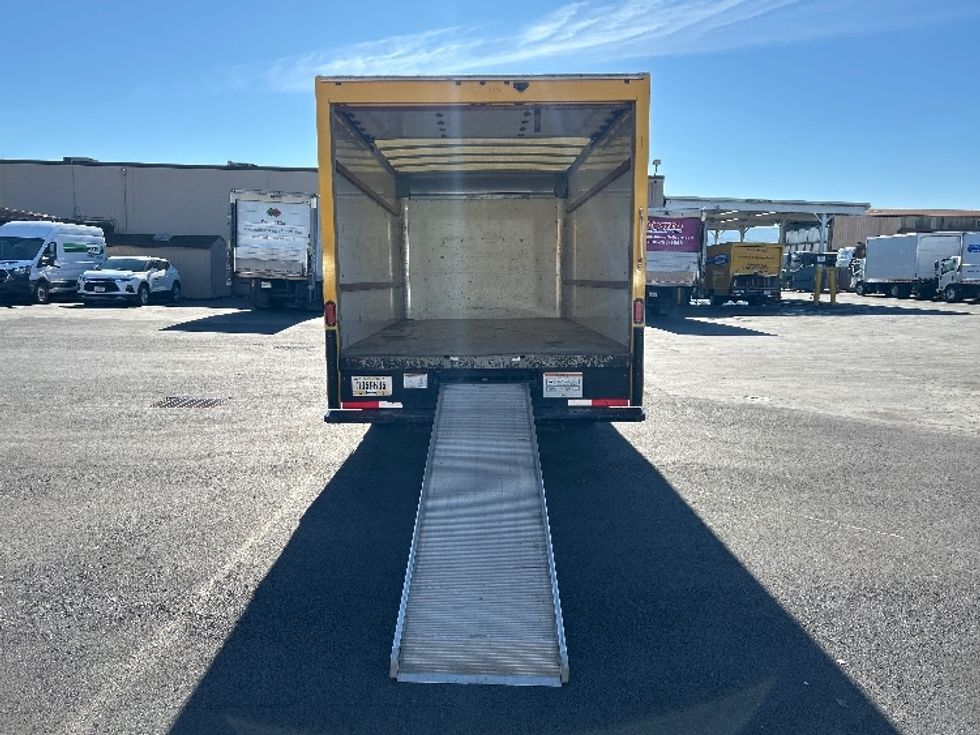 Light Duty Box Truck-Light and Medium Duty Trucks-GMC-2021-Savana G33903-Tucson-AZ-94,754\n\t\tmiles-$ 25,000 - Image 9
