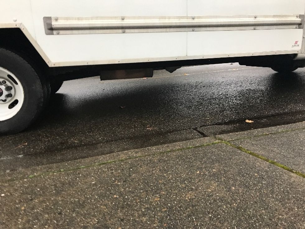 Light Duty Box Truck-Light and Medium Duty Trucks-GMC-2021-Savana G33903-Tukwila-WA-113,519\n\t\tmiles-$ 25,750 - Image 14