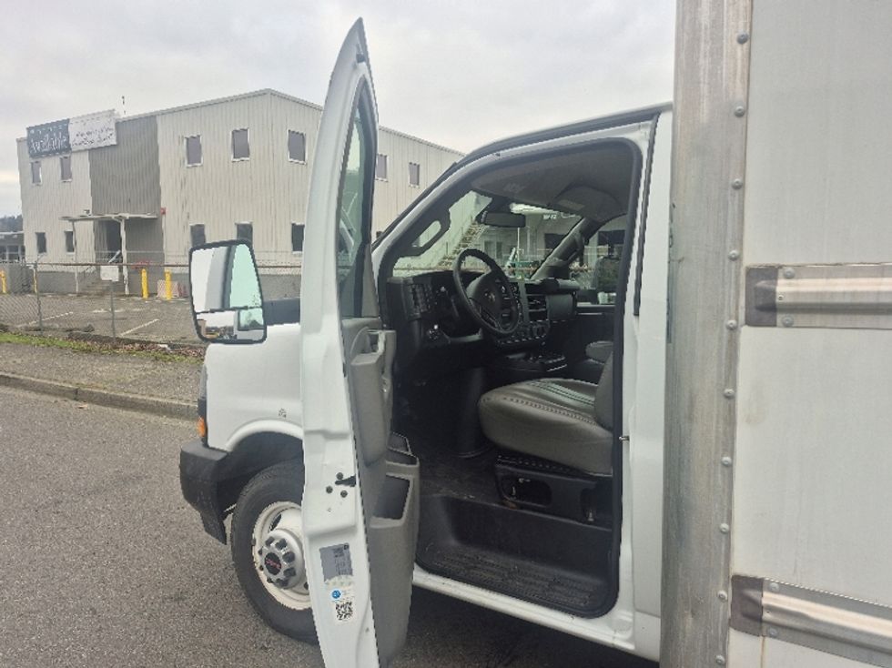 Light Duty Box Truck-Light and Medium Duty Trucks-GMC-2021-Savana G33903-Tukwila-WA-113,538\n\t\tmiles-$ 27,000 - Image 14