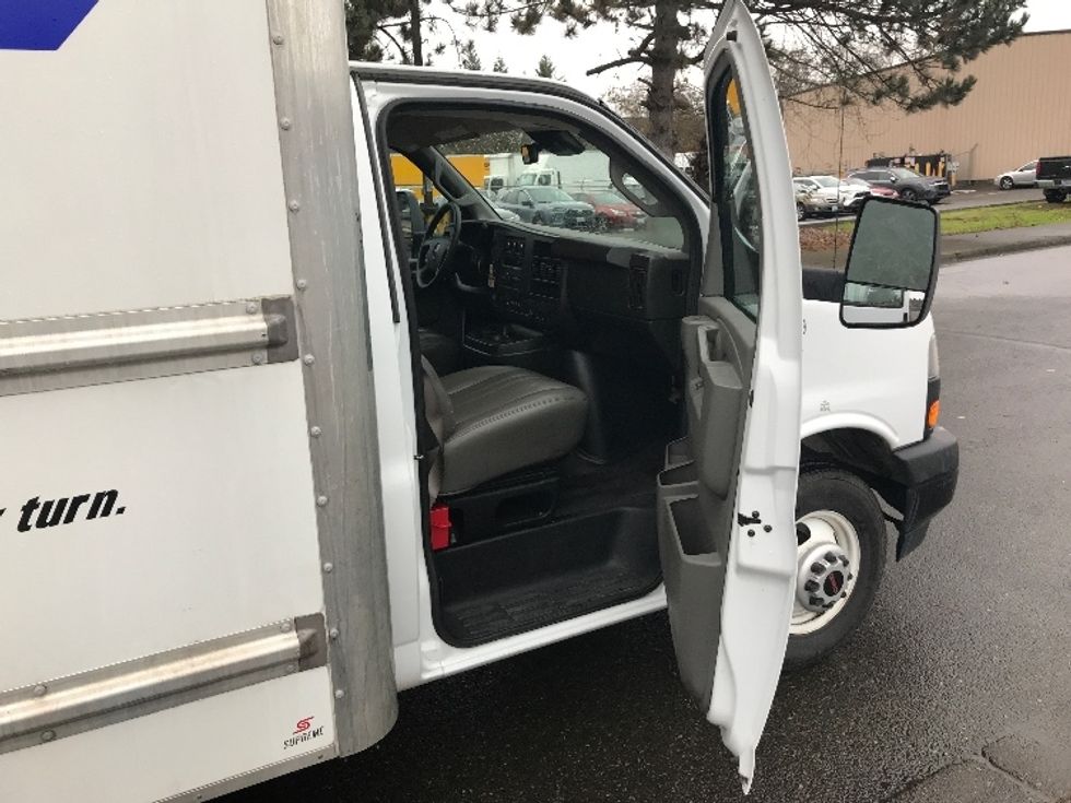 Light Duty Box Truck-Light and Medium Duty Trucks-GMC-2021-Savana G33903-Tukwila-WA-113,538\n\t\tmiles-$ 27,000 - Image 18