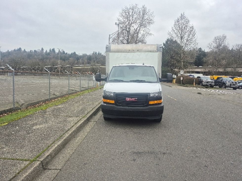 Light Duty Box Truck-Light and Medium Duty Trucks-GMC-2021-Savana G33903-Tukwila-WA-113,538\n\t\tmiles-$ 27,000 - Image 2