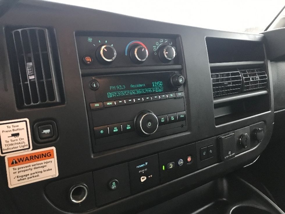 Light Duty Box Truck-Light and Medium Duty Trucks-GMC-2021-Savana G33903-Tukwila-WA-113,538\n\t\tmiles-$ 27,000 - Image 23