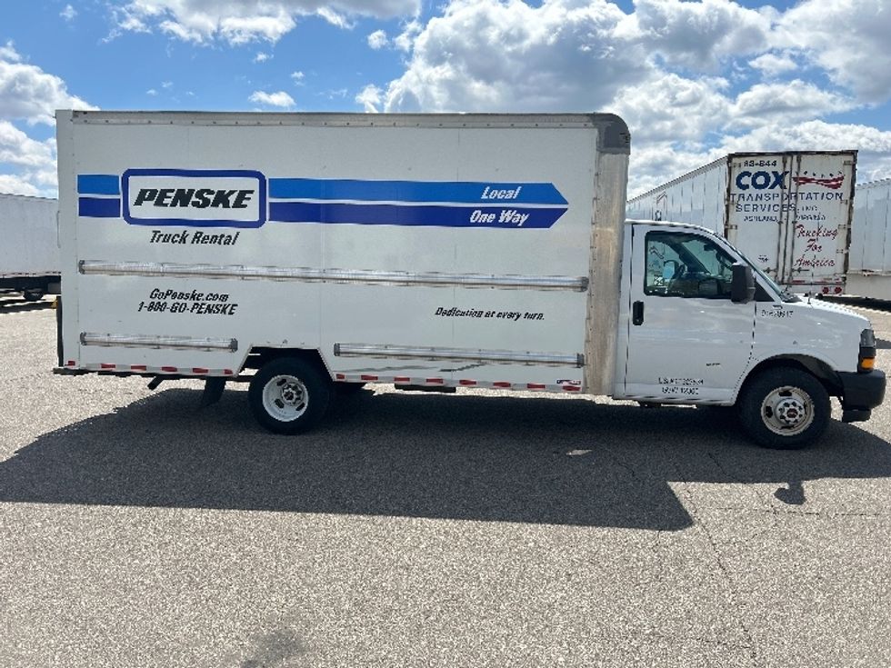 Light Duty Box Truck-Light and Medium Duty Trucks-GMC-2021-Savana G33903-Tukwila-WA-61,211\n\t\tmiles-$ 35,750 - Image 14
