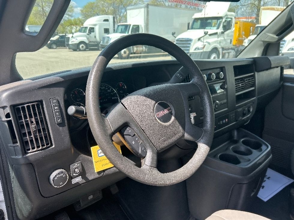 Light Duty Box Truck-Light and Medium Duty Trucks-GMC-2021-Savana G33903-Tukwila-WA-61,211\n\t\tmiles-$ 35,750 - Image 16