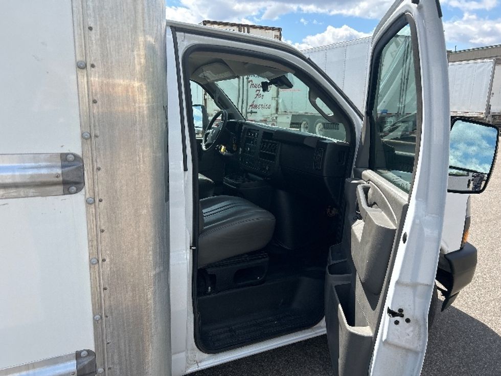 Light Duty Box Truck-Light and Medium Duty Trucks-GMC-2021-Savana G33903-Tukwila-WA-61,211\n\t\tmiles-$ 35,750 - Image 19