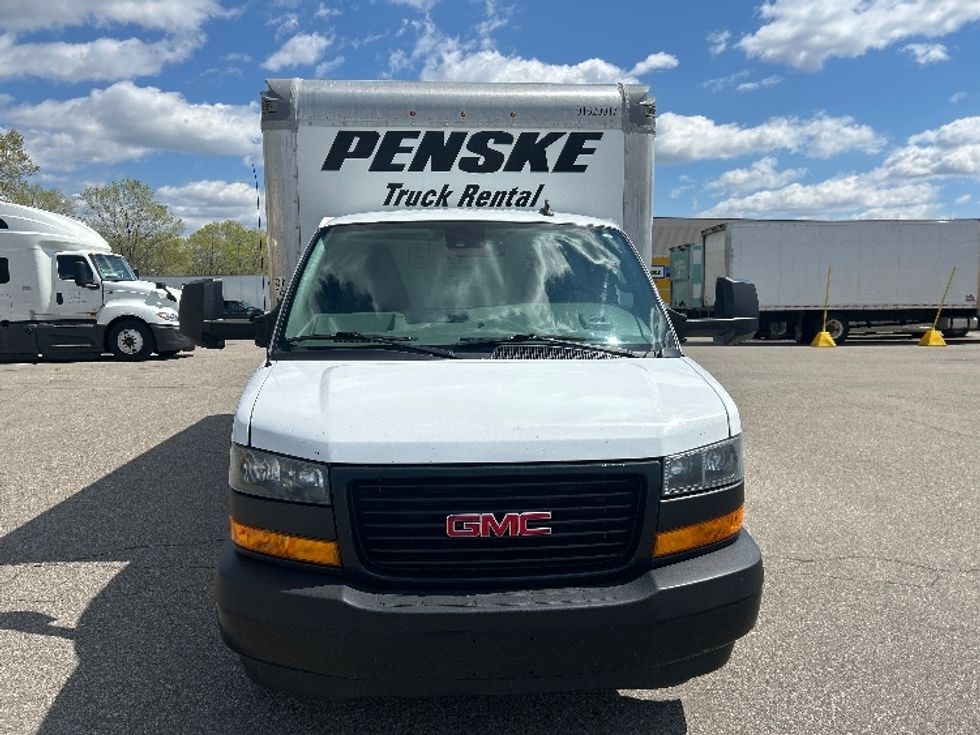 Light Duty Box Truck-Light and Medium Duty Trucks-GMC-2021-Savana G33903-Tukwila-WA-61,211\n\t\tmiles-$ 35,750 - Image 2