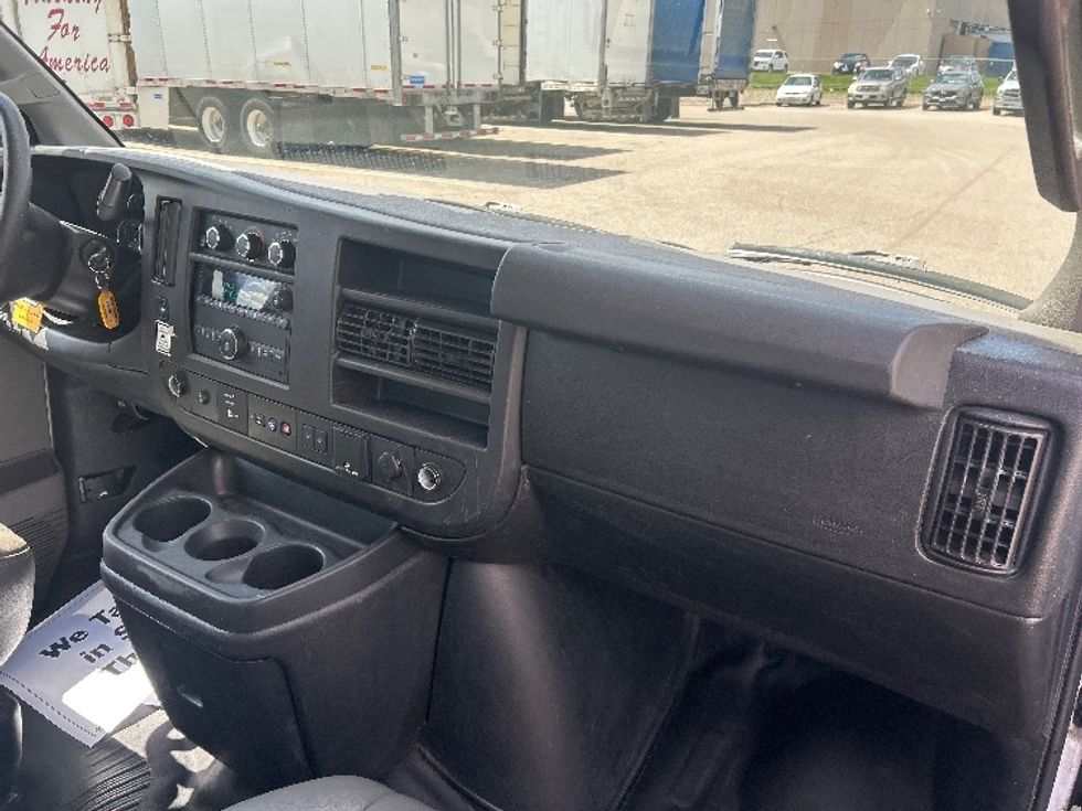 Light Duty Box Truck-Light and Medium Duty Trucks-GMC-2021-Savana G33903-Tukwila-WA-61,211\n\t\tmiles-$ 35,750 - Image 20