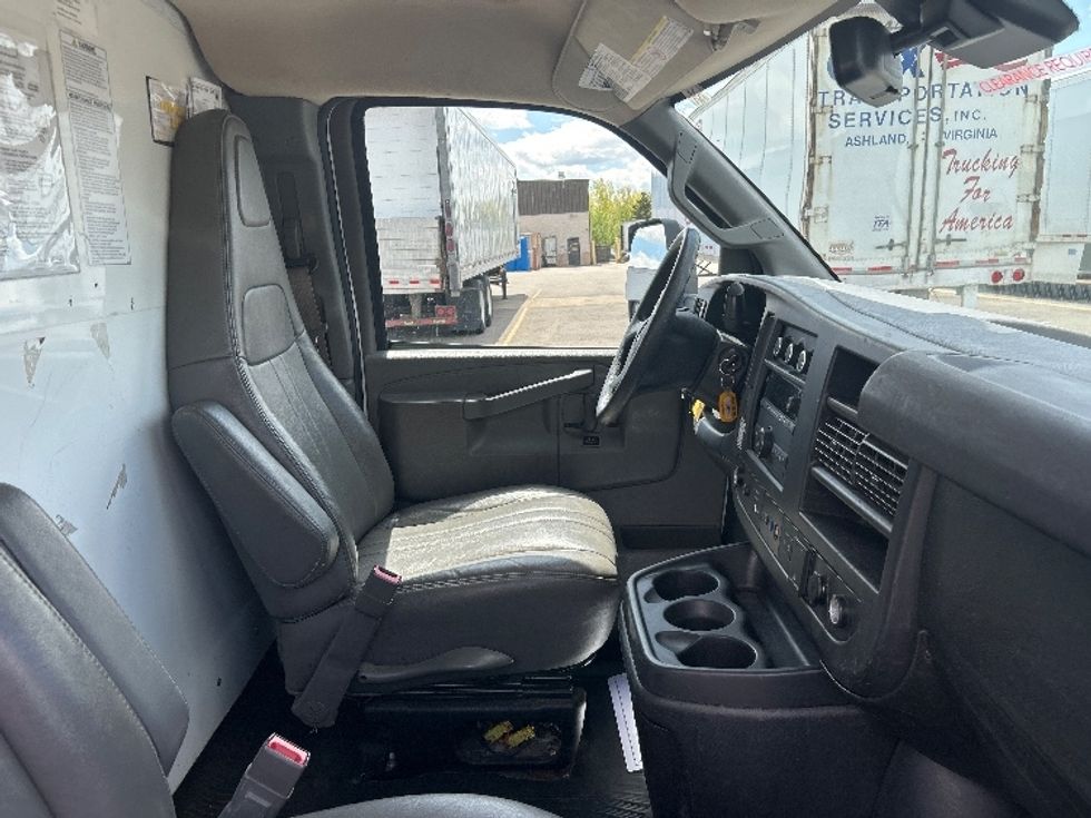 Light Duty Box Truck-Light and Medium Duty Trucks-GMC-2021-Savana G33903-Tukwila-WA-61,211\n\t\tmiles-$ 35,750 - Image 21