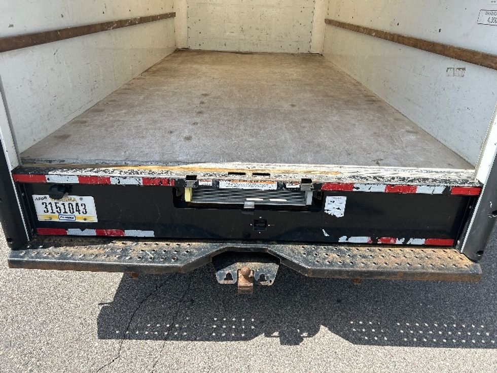 Light Duty Box Truck-Light and Medium Duty Trucks-GMC-2021-Savana G33903-Tukwila-WA-61,211\n\t\tmiles-$ 35,750 - Image 9