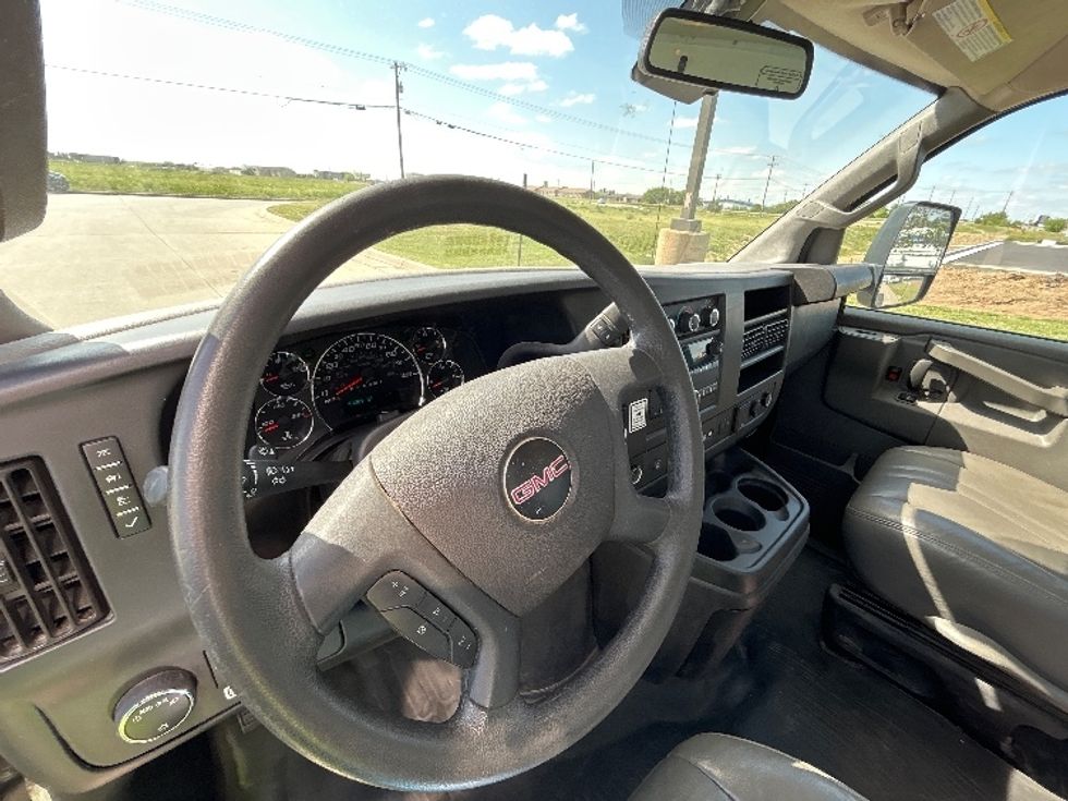 Light Duty Box Truck-Light and Medium Duty Trucks-GMC-2021-Savana G33903-Tulsa-OK-100,102\n\t\tmiles-$ 28,500 - Image 17