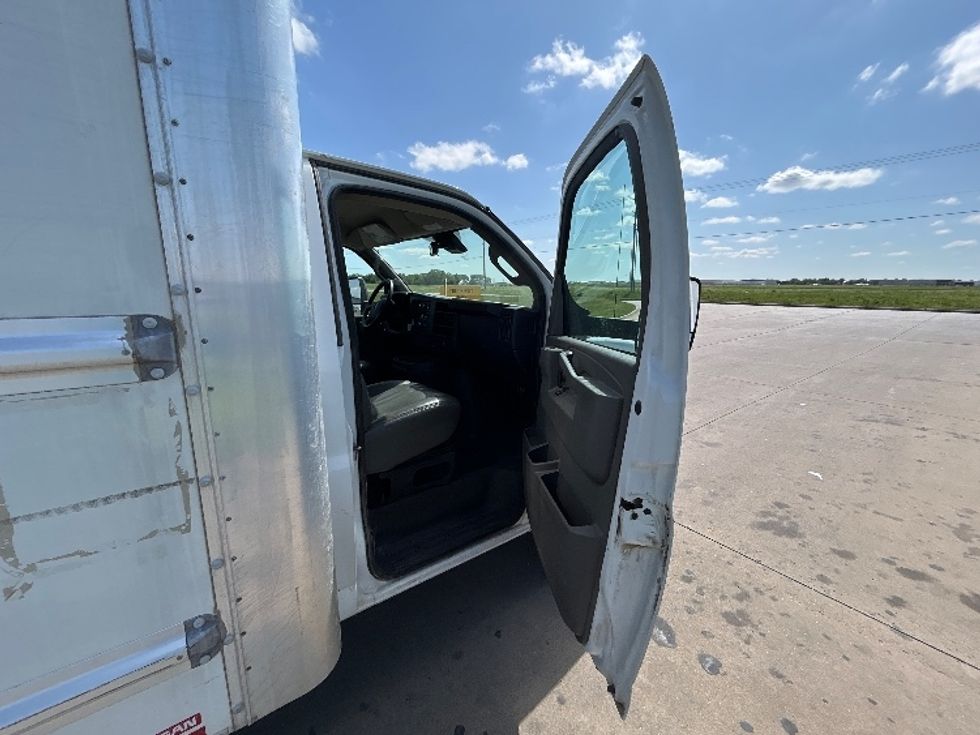 Light Duty Box Truck-Light and Medium Duty Trucks-GMC-2021-Savana G33903-Tulsa-OK-100,102\n\t\tmiles-$ 28,500 - Image 20