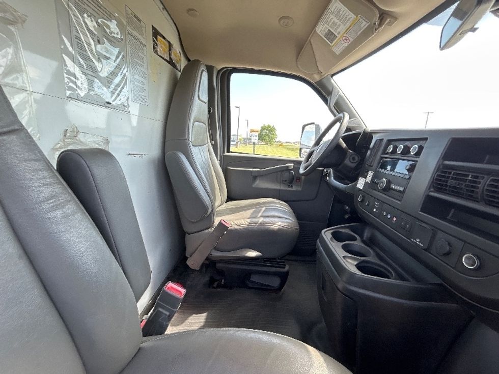 Light Duty Box Truck-Light and Medium Duty Trucks-GMC-2021-Savana G33903-Tulsa-OK-100,102\n\t\tmiles-$ 28,500 - Image 22
