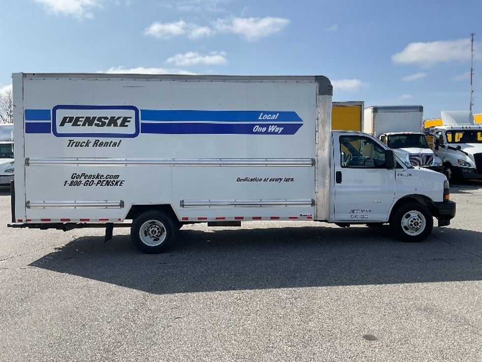 Light Duty Box Truck-Light and Medium Duty Trucks-GMC-2021-Savana G33903-Tulsa-OK-106,727\n\t\tmiles-$ 28,500 - Image 12