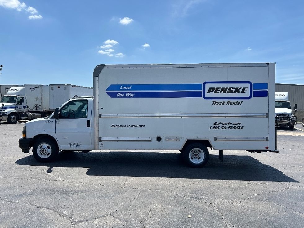Light Duty Box Truck-Light and Medium Duty Trucks-GMC-2021-Savana G33903-Tulsa-OK-91,846\n\t\tmiles-$ 30,250 - Image 4