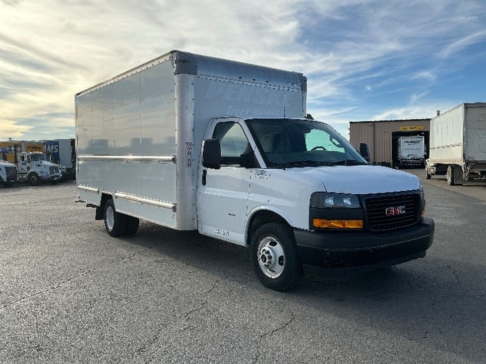 Light Duty Box Truck-Light and Medium Duty Trucks-GMC-2021-Savana G33903-Tulsa-OK-97,385\n\t\tmiles-$ 30,000 - Image 1