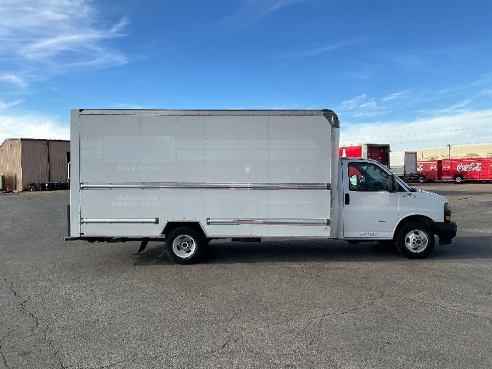 Light Duty Box Truck-Light and Medium Duty Trucks-GMC-2021-Savana G33903-Tulsa-OK-97,385\n\t\tmiles-$ 30,000 - Image 15