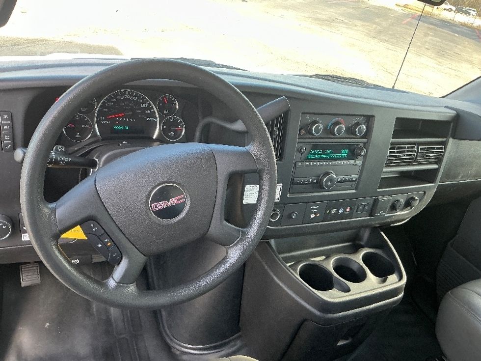 Light Duty Box Truck-Light and Medium Duty Trucks-GMC-2021-Savana G33903-Tulsa-OK-97,385\n\t\tmiles-$ 30,000 - Image 18