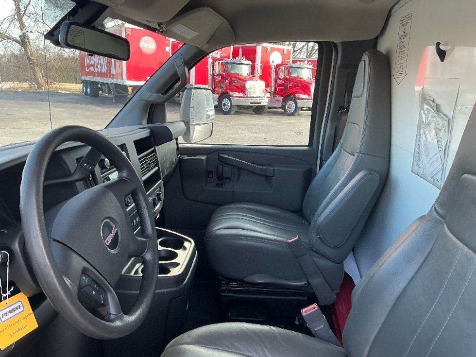 Light Duty Box Truck-Light and Medium Duty Trucks-GMC-2021-Savana G33903-Tulsa-OK-97,385\n\t\tmiles-$ 30,000 - Image 19