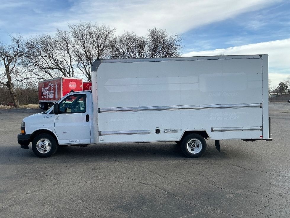 Light Duty Box Truck-Light and Medium Duty Trucks-GMC-2021-Savana G33903-Tulsa-OK-97,385\n\t\tmiles-$ 30,000 - Image 4