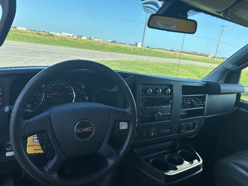 Light Duty Box Truck-Light and Medium Duty Trucks-GMC-2021-Savana G33903-Tulsa-OK-98,211\n\t\tmiles-$ 26,750 - Image 17