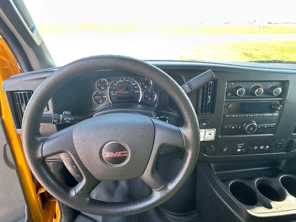 Light Duty Box Truck-Light and Medium Duty Trucks-GMC-2021-Savana G33903-Tulsa-OK-98,211\n\t\tmiles-$ 26,750 - Image 18