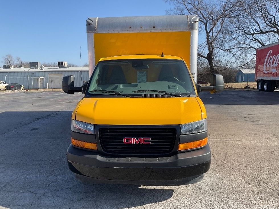 Light Duty Box Truck-Light and Medium Duty Trucks-GMC-2021-Savana G33903-Tulsa-OK-98,211\n\t\tmiles-$ 26,750 - Image 2
