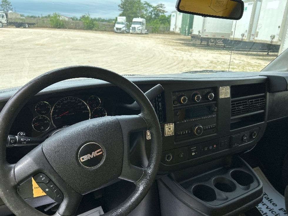 Light Duty Box Truck-Light and Medium Duty Trucks-GMC-2021-Savana G33903-Valdosta-GA-113,295\n\t\tmiles-$ 24,250 - Image 17