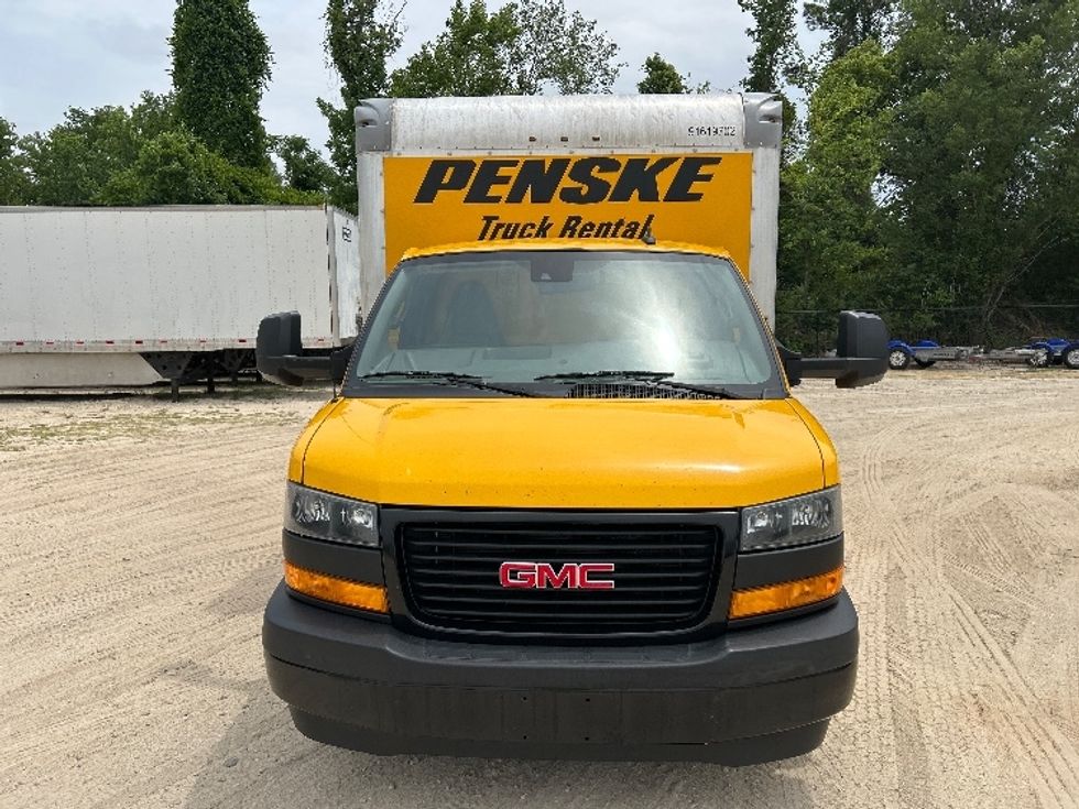 Light Duty Box Truck-Light and Medium Duty Trucks-GMC-2021-Savana G33903-Valdosta-GA-113,295\n\t\tmiles-$ 24,250 - Image 2