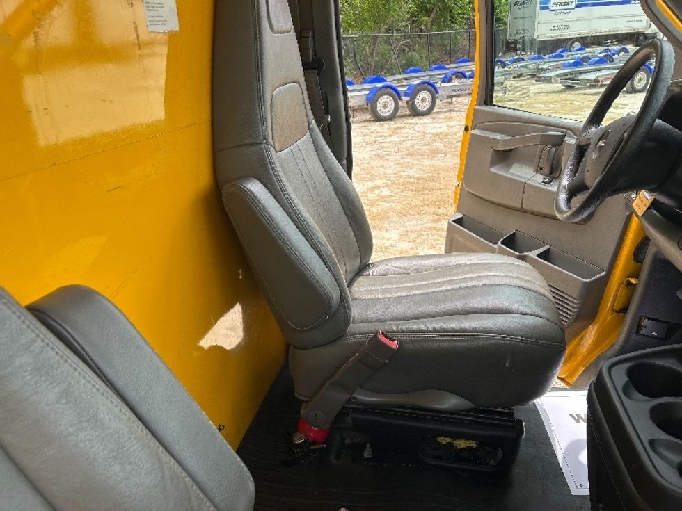 Light Duty Box Truck-Light and Medium Duty Trucks-GMC-2021-Savana G33903-Valdosta-GA-113,295\n\t\tmiles-$ 24,250 - Image 21