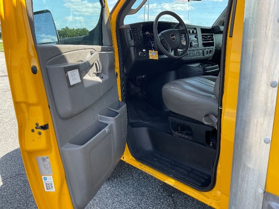 Light Duty Box Truck-Light and Medium Duty Trucks-GMC-2021-Savana G33903-Valdosta-GA-87,980\n\t\tmiles-$ 27,250 - Image 15