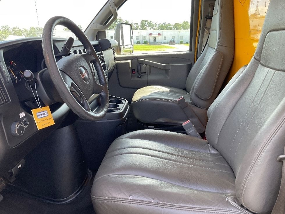 Light Duty Box Truck-Light and Medium Duty Trucks-GMC-2021-Savana G33903-Valdosta-GA-87,980\n\t\tmiles-$ 27,250 - Image 18