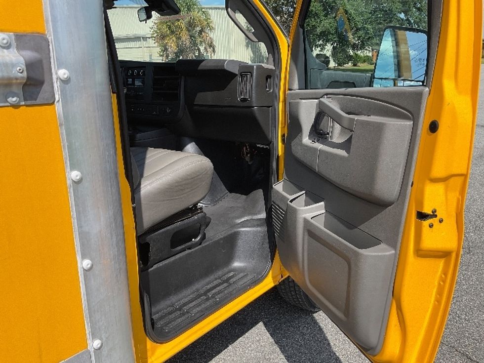 Light Duty Box Truck-Light and Medium Duty Trucks-GMC-2021-Savana G33903-Valdosta-GA-87,980\n\t\tmiles-$ 27,250 - Image 19