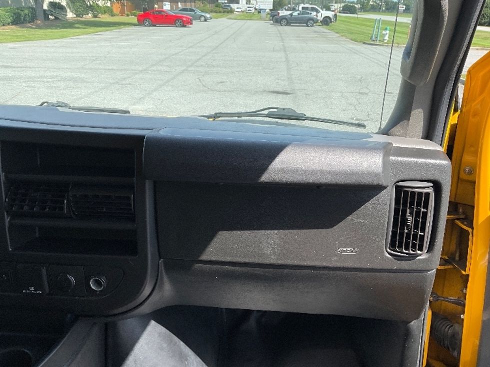 Light Duty Box Truck-Light and Medium Duty Trucks-GMC-2021-Savana G33903-Valdosta-GA-87,980\n\t\tmiles-$ 27,250 - Image 20