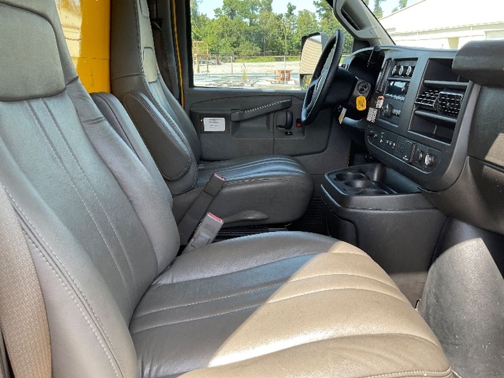 Light Duty Box Truck-Light and Medium Duty Trucks-GMC-2021-Savana G33903-Valdosta-GA-87,980\n\t\tmiles-$ 27,250 - Image 21