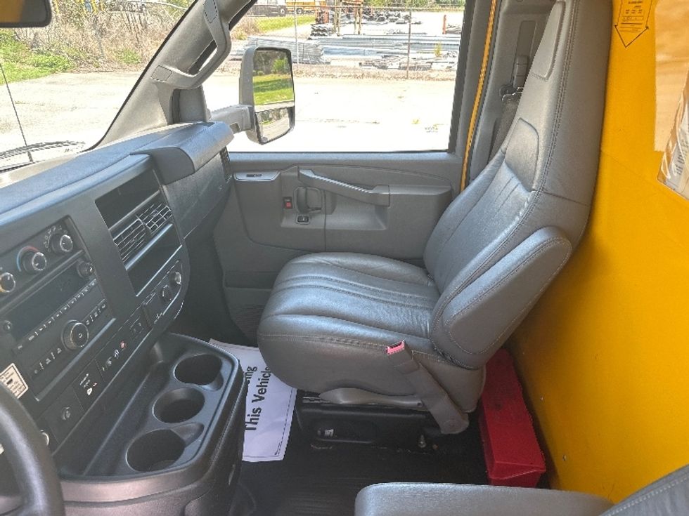 Light Duty Box Truck-Light and Medium Duty Trucks-GMC-2021-Savana G33903-Valdosta-GA-90,411\n\t\tmiles-$ 27,250 - Image 17