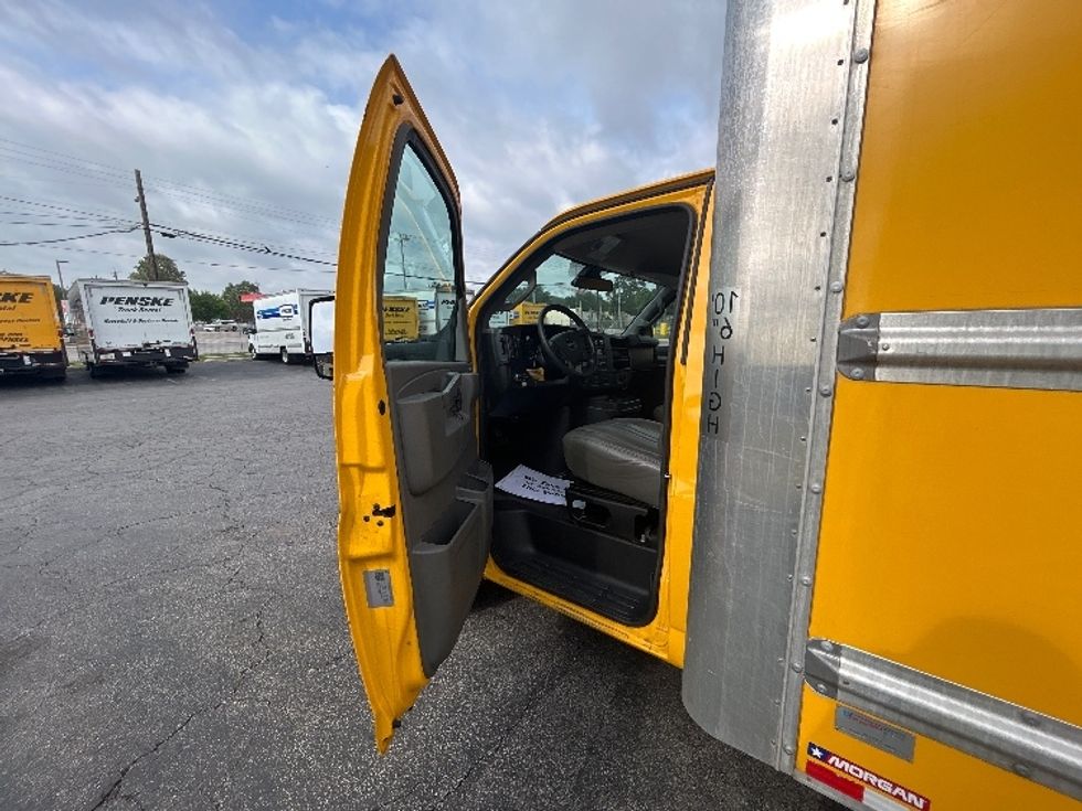 Light Duty Box Truck-Light and Medium Duty Trucks-GMC-2021-Savana G33903-Valdosta-GA-91,175\n\t\tmiles-$ 26,750 - Image 16