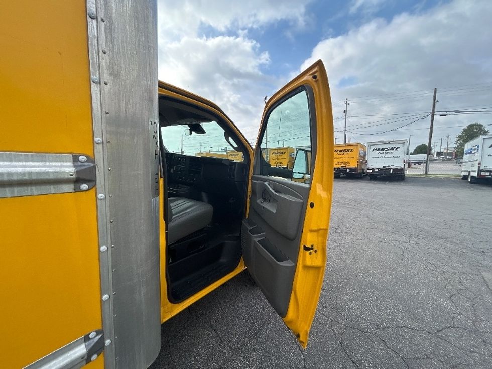 Light Duty Box Truck-Light and Medium Duty Trucks-GMC-2021-Savana G33903-Valdosta-GA-91,175\n\t\tmiles-$ 26,750 - Image 20