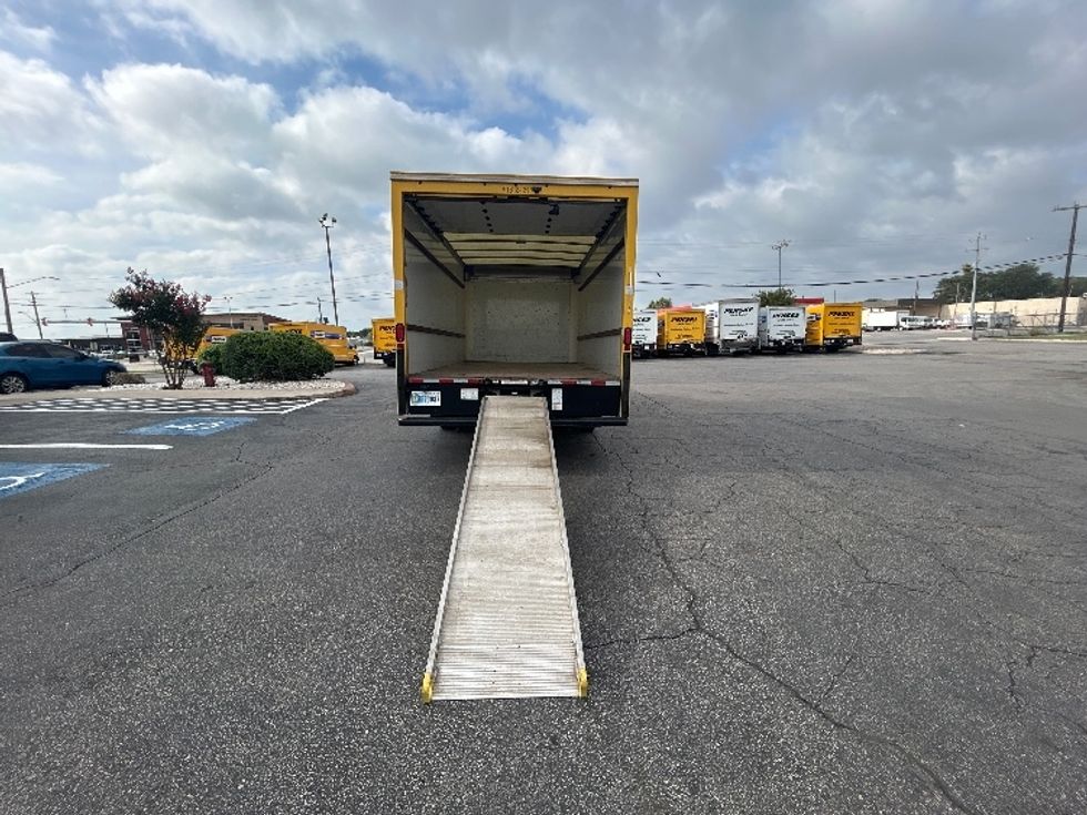 Light Duty Box Truck-Light and Medium Duty Trucks-GMC-2021-Savana G33903-Valdosta-GA-91,175\n\t\tmiles-$ 26,750 - Image 9