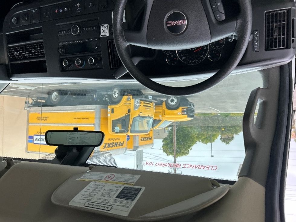 Light Duty Box Truck-Light and Medium Duty Trucks-GMC-2021-Savana G33903-Ventura-CA-75,318\n\t\tmiles-$ 34,750 - Image 16