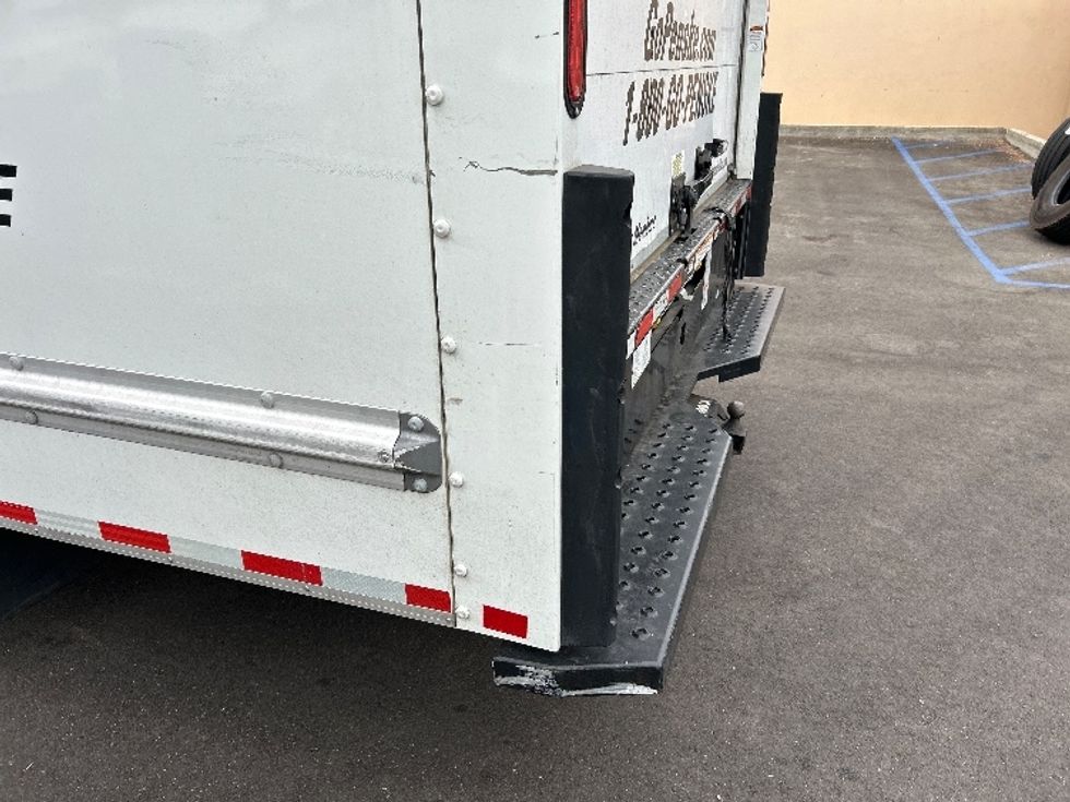 Light Duty Box Truck-Light and Medium Duty Trucks-GMC-2021-Savana G33903-Ventura-CA-75,318\n\t\tmiles-$ 34,750 - Image 24